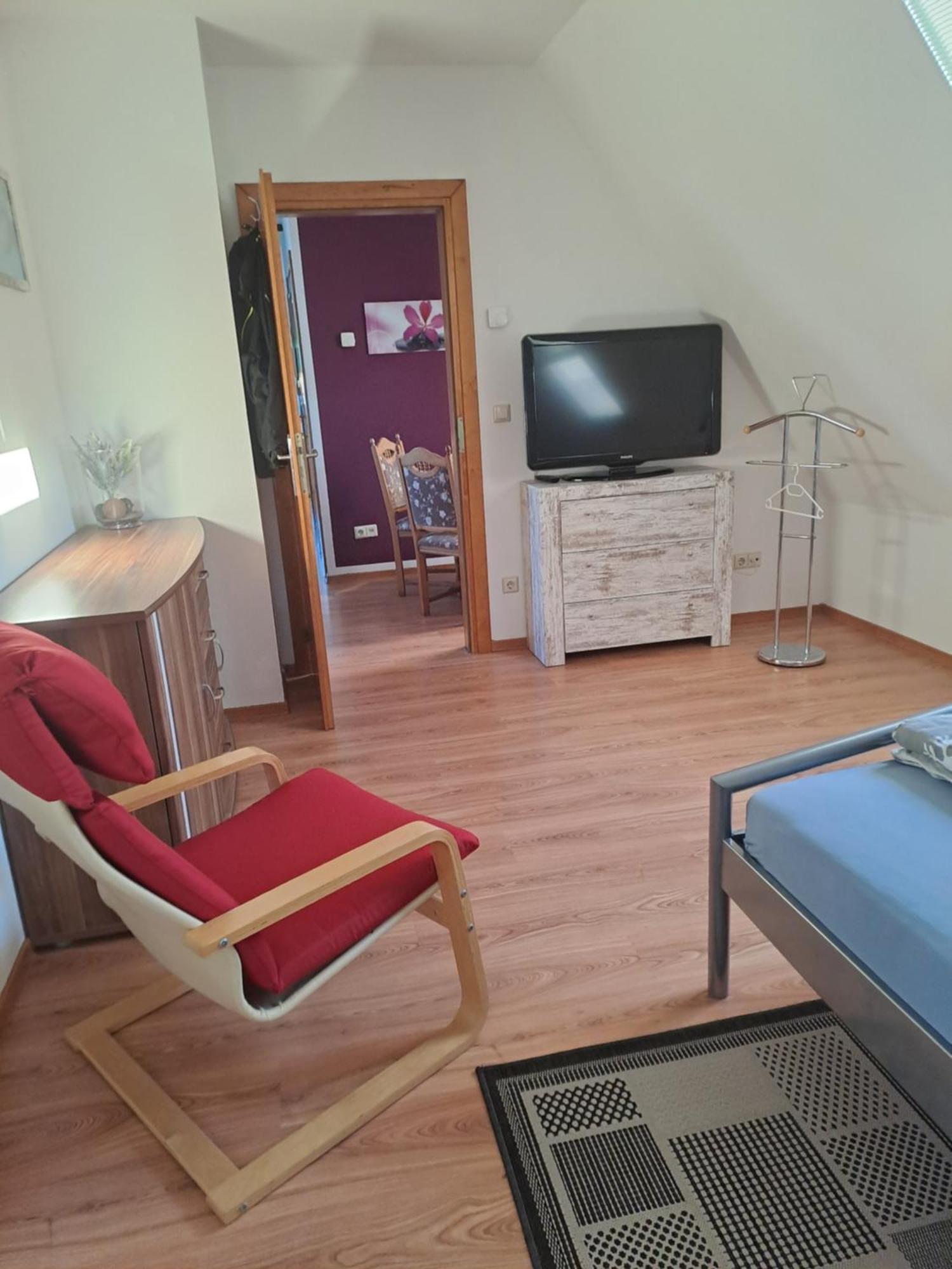 Monteur- Und Ferienwohnung In Hainichen - Obergeschoss Oder Dachgeschoss - Familie Weber Bockendorf Exterior foto